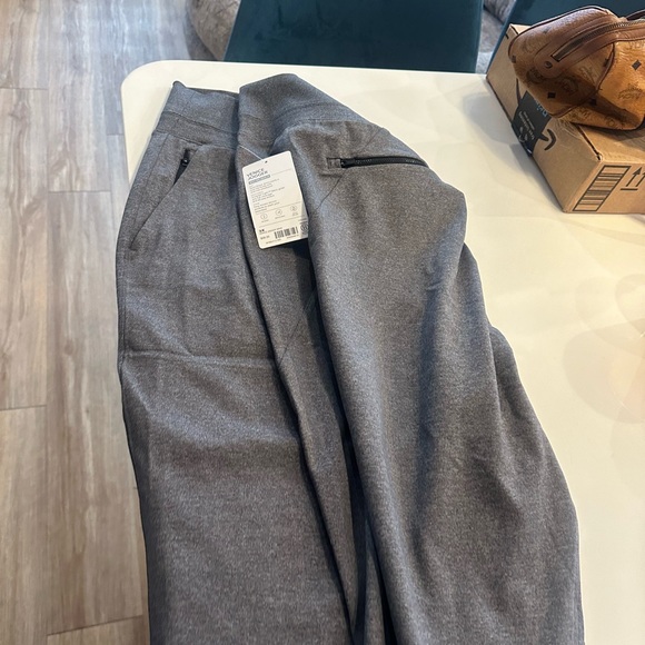 Athleta Venice Grey Venice Jogger - Picture 2 of 5